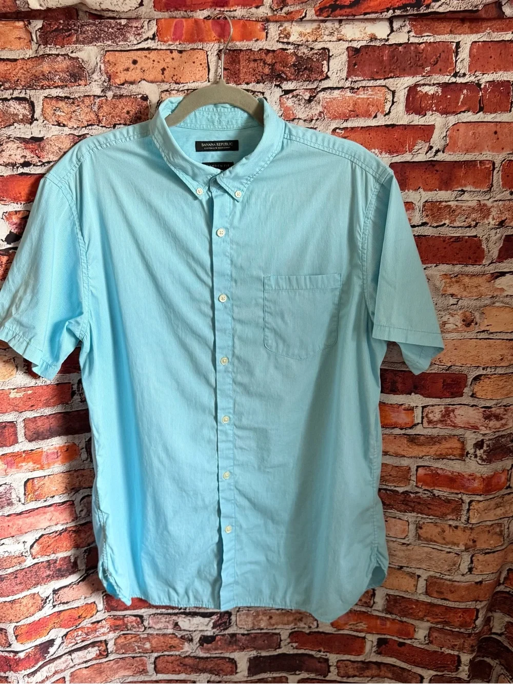 Banana Republic Men's Large Camden Fit Sky Blue Short-Sleeve Button-Down Shirt